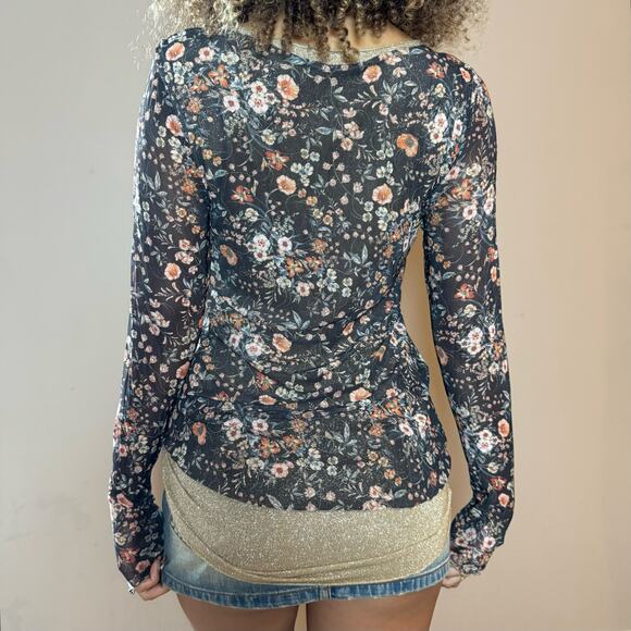 Vintage euro floral layered long sleeves (S/M) rom com - Picture 3 of 7